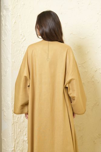SEAM BISHT BEIGE GOLD