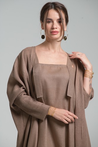 DUSTY BIEGE/PINK BISHT
