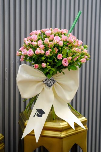 Flowers Location  - BABY ROSE WITH LEATHER BOUQUET - BABY ROSE WITH LEATHER BOUQUET  Please note flowers are seasonal and we change the flower depends on the availability of the stocks.