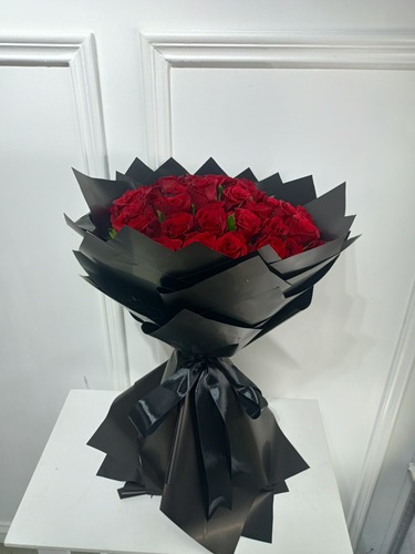 NEW YEAR BOUQUET - A bouquet contains 50 Stems Red Roses Indian