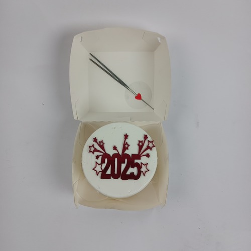 NEW YEAR CAKE 001 - 1-2 Person
 1 Piece