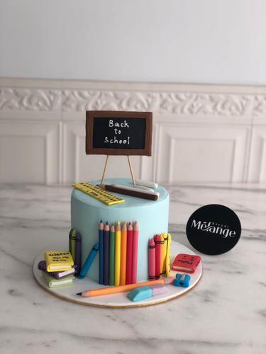 7x5 inch Back to School Cake