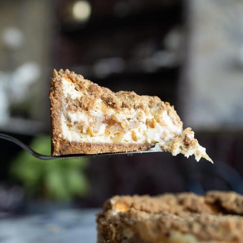 Apple Crumble Cheesecake