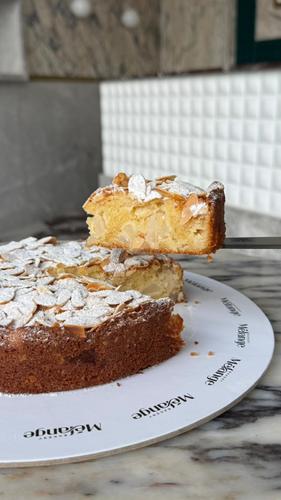 Almond and Pear Cake