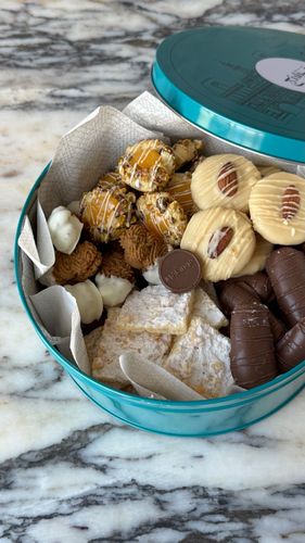 Assorted  Tin  Biscuit