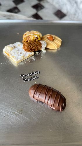 Assorted  Tin  Biscuit