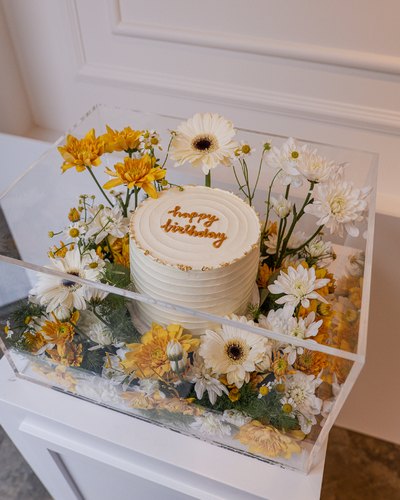 Happy Birthday Cake & Flowers - Celebrate with our stunning set featuring a happy birthday cake surrounded by vibrant Cory’s, Asparagus Umbellatus, Metrication, and Gerbera flowers. This beautiful arrangement adds joy and elegance to any celebration!