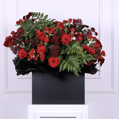 Red Beauty - An elegant bouquet of red roses, the perfect gift for your beloved.