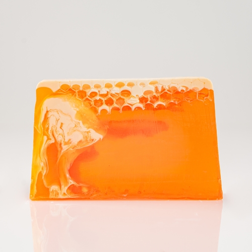 Honey - HANDMADE SOAP 100g  The offer includes more than 15 aromas which, through
colours and natural ingredients, create soaps with unique designs and aromas.
Our homemade soaps will refresh you and enhance your well-being each time you
use them. Choose any of our various aromas to give each day a particular
sensation. Every piece of soap is unique and handmade, as it is crafted
individually.