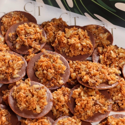 Chocolate caramel - The original digestive biscuit contains a large amount of permanent caramel and toasted coconut, a unique taste worth trying. 
 50 pic