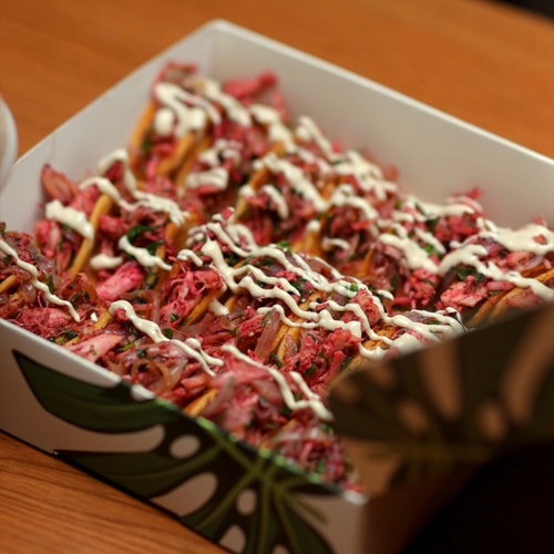 Taco Almaskhan - The crunchy taco with the traditional musakhan mixture, rich in the original sumac seasoning, made this mixture adored by all tender hearts. Approximately 50 tablets