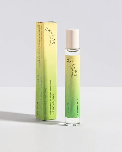 Sun Shower Rollerball - Lemon Leaves,Jasmine Tea,Meadow GreensTop notes: Italian Bergamot, Lemon Leaves, Jasmine Tea
Middle notes: Ginger Flower, Meadow Greens, Lily
Base notes: Cedarwood, Cypress, Guaiacwood     The possibilities are endless when you layer Skylar scents. Mix, match, and create a custom scent just for you, perfect for any mood or occasion.     Layers Well With...     CAPRI SUMMER ROLLERBALL     ISLE ESCAPE ROLLERBALL     Or visit layaring lounge for more     https://skylar.com/pages/layering-lounge