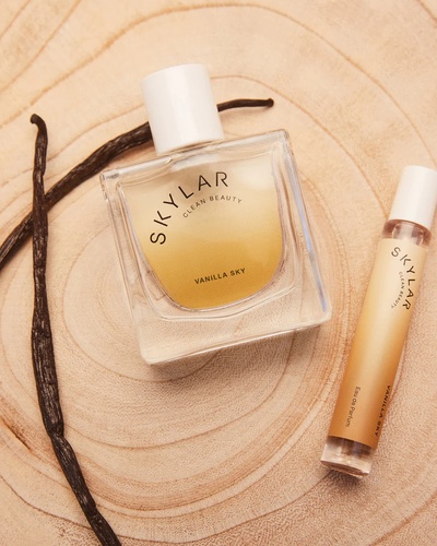 Vanilla Sky Fragrance Set - Vanilla sky Perfume and rollerball Cappuccino Pure Vanilla Caramelized Cedar
 Top notes: Bergamot Zest, Sweet Orange, Cappuccino
Middle notes: Pure Vanilla, Jasmine Grandiflorum, Cinnamon Bark
Base notes: Caramelized Cedar, Sheer Amber, Sandalwood