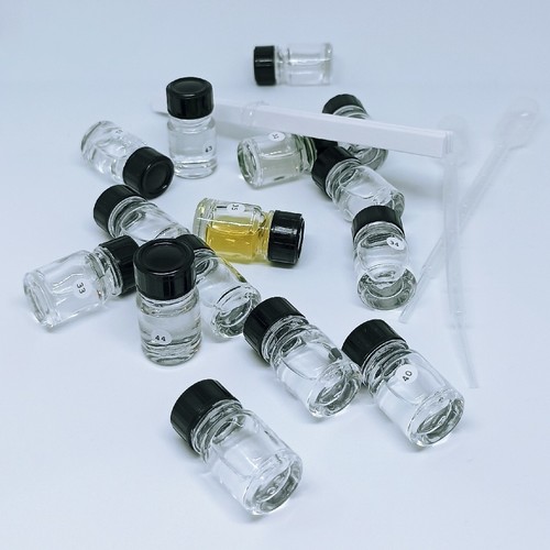 Ingredients Set 3 From EPC - Perfect Gift for Perfumery Lovers
Designed to wear alone or blend together
You can wear any perfume alone or blend and make your own perfume
The set consists of 15 bottles of different sizes no more than 2.5 ml with different concentrations that do not need to be diluted and can be used immediately
The set contains 3 empty bottles with scent test strips, droppers and the following fragrances
Natural ingredients:31. Mandarin Oil - Citrus Note32. Pink Peppercorn - Spicy Note33. Cardamom Oil - Spicy Note34. Neroli Oil - Floral Note35. Labdanum Absolute- Ambery Note
Synthetic ingredients:36. Aldehyde C12 Lauric - Aldehydic Note37. Undecavertol - Green Note38. Allyl Amyl Glycolate - Fruity Note39. Benzyl Acetate - Floral Note40. Aldehyde C16 - Fruity Note41. Ethyl Linalool - Floral Note42. Anethol - Aromatic Note43. Geraniol - Floral Note44. Lilial - Floral Note45. Ambroxan – Ambery Note