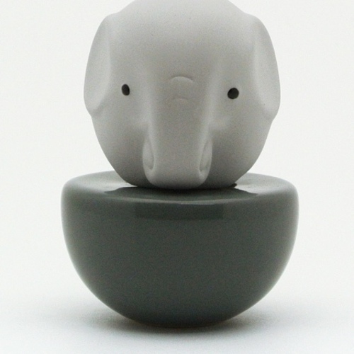 Elephant Ceramic Diffuser - Elephant Color : Grey Vase Color : Grey Dimensions : 7 X 7 X 9 cm