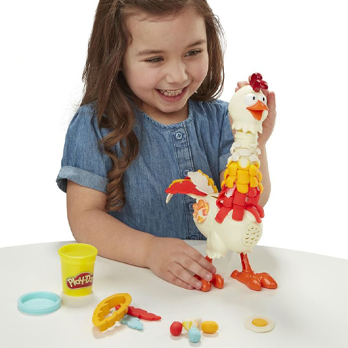 Play-Doh Animal Crew/ 8611 - Cluck-A-Dee Feather Fun Chicken Toy  Match different colors to make a new color!! Age : +3 years