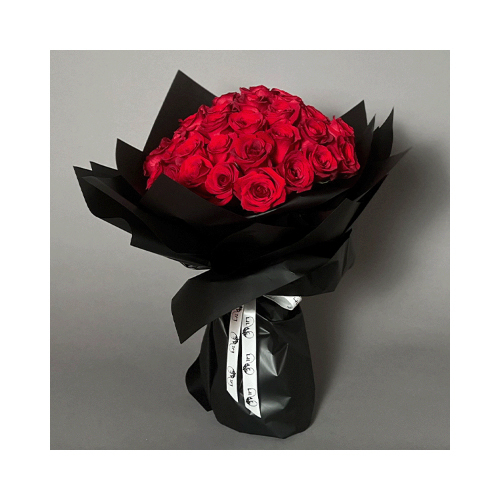 Red Hand Bouquet - A hand bouquet contains red roses.
 Height: 50cm  Width: 40cm  Sell by: Quantity