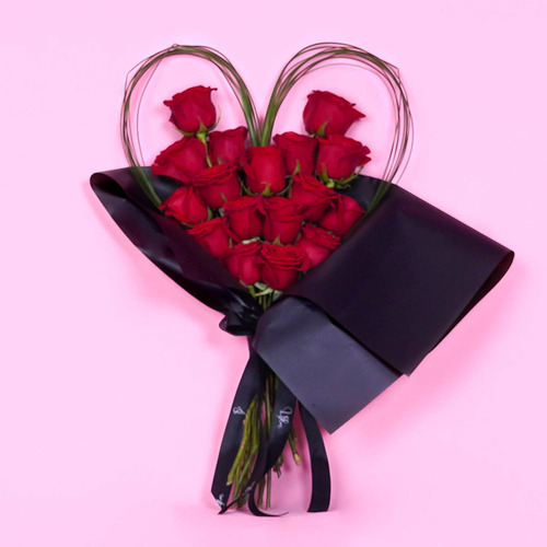 Heart - Heart shaped red roses hand bouquet  Hight 41 Width 37