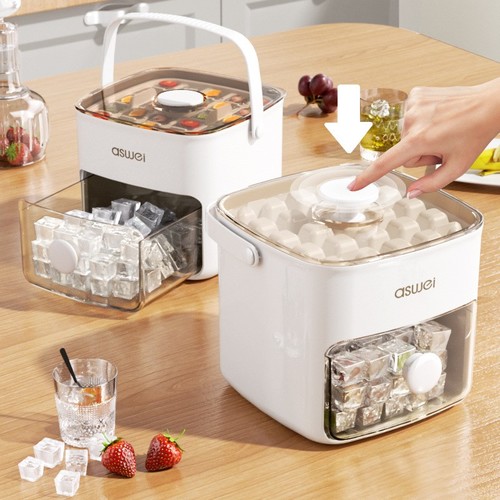 ICE CUBE MOLD WITH PLUSH / KN-0002 - ICE CUBE MOLD WITH PLUSH COLOR: WHITE GREEN BLUE LARGE CAPACITY/ 48 LIDS