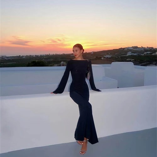 ROUND NECK LONG-SLEEVE BACKLESS DRESS / WD-0072 - ROUND NECK LONG-SLEEVE BACKLESS DRESS Color: Black Size: Medium, Large