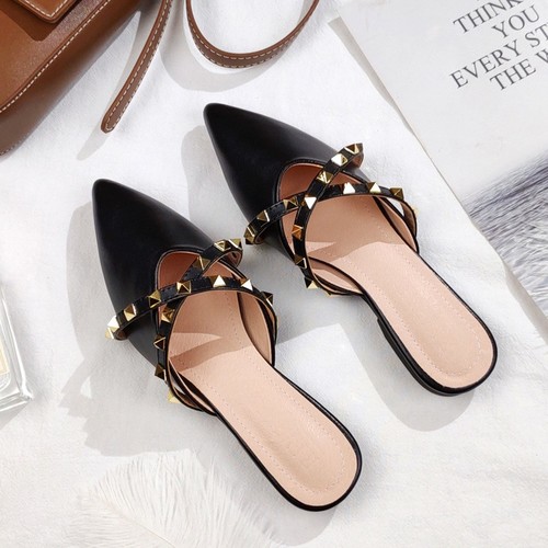 COLOR BLACK POINTED FLAT RIVET SANDALS FOR WOMEN / WS-0012 - COLOR BLACK POINTED FLAT RIVET SANDALS FOR WOMEN