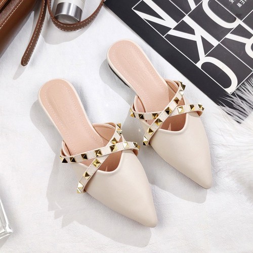 COLOR BEIGE POINTED FLAT RIVET SANDALS FOR WOMEN / WS-0013 - COLOR BEIGE POINTED FLAT RIVET SANDALS FOR WOMEN