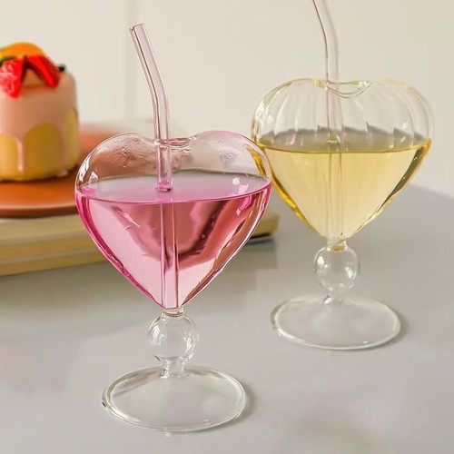 WINE GLASS STRIPED HEART SHAPE 220ML / KN-0124 - WINE GLASS STRIPED HEART SHAPE 220ML
