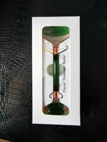 FACIAL DOUBLE-HEAD JADE ROLLER / MU-0055 - Color: Green