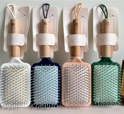 AIR CUSHION COMB 4 PIECES / MU-0077 - WOODEN HANDLE Color: Mixed Color 2067 Large