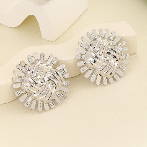 COLOR SILVER FASHIONABLE SUNFLOWER EARRINGS / WA-0077 - COLOR SILVER FASHIONABLE SUNFLOWER EARRINGS
