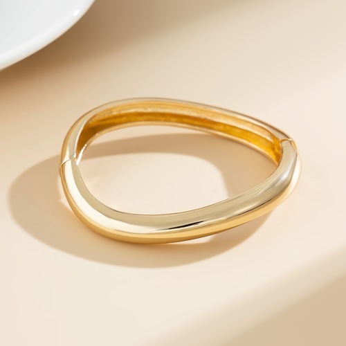 BRACELET FOR WOMEN / WA-0193 - Trend metal glossy bracelet Color : Gold 4 362391
