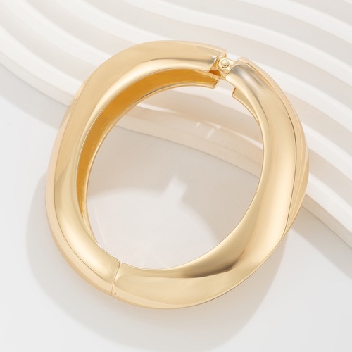 BRACELET FOR WOMEN / WA-0195 - Trend metal glossy bracelet Color : Gold 1 362435