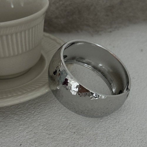 BRACELET FOR WOMEN / WA-0198 - Trend metal glossy bracelet Color : Silver 5 362367
