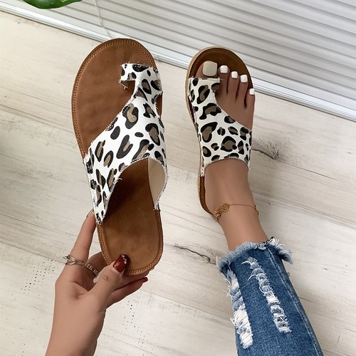 FLAT-SOLED WOMEN'S SANDALS / WS-0109 - COLOR BLACK AND WHITE LEOPARD