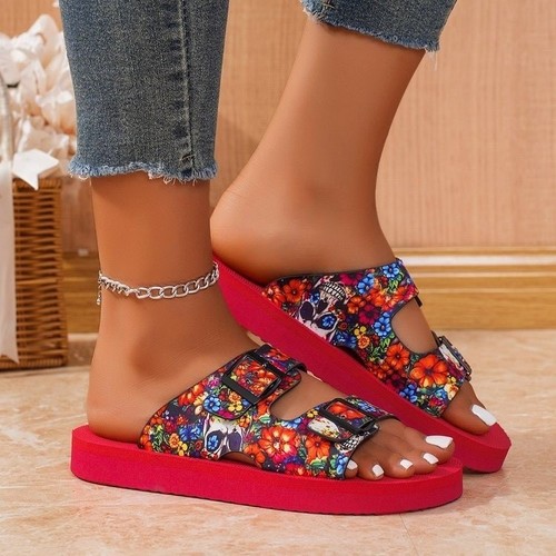 BELT BUCKLE SOFT BOTTOM COLORFUL SLIPPERS / WS-0152 - COLOR RED