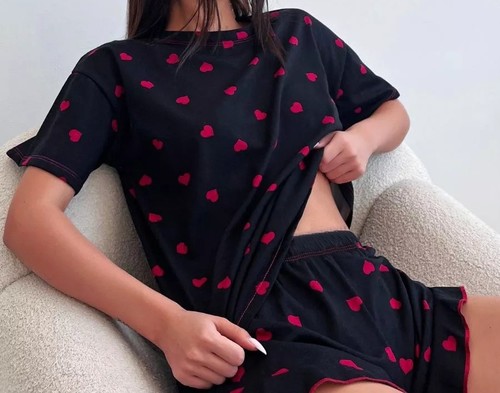 CASUAL CLOTHES 2-PIECE SET / WD-0171 - Color : Black background with red heart Size : S, M, L, XL