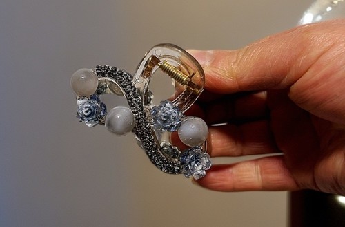 WOMEN'S HAIRCLIP / WA-0184 - COLOR GRAY PEARL
