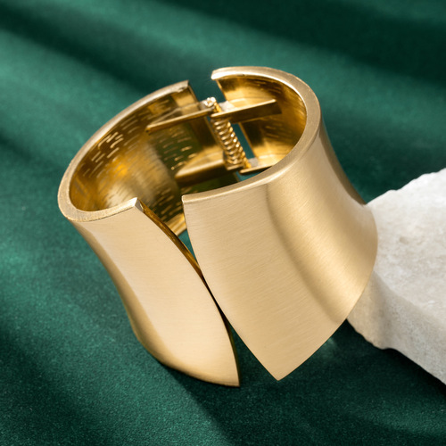 SWEEP- GOLD PLATED BRACELET / WA-0245 - COLOR: SWEEP GOLD