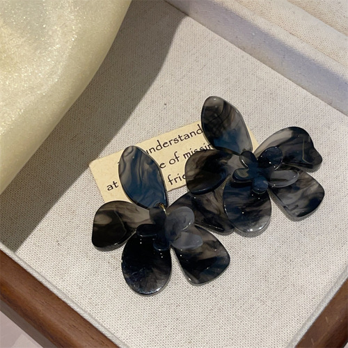 FLOWER EARRINGS / WA-0259 - COLOR: GRAY (E1243) CASCADING FIVE-LEAF FLOWER