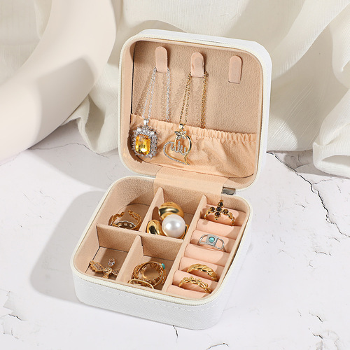 MINI PORTABLE JEWELRY BOX / WA-0305/F050 - COLOR: WHITE SIZE: 10*10*5CM