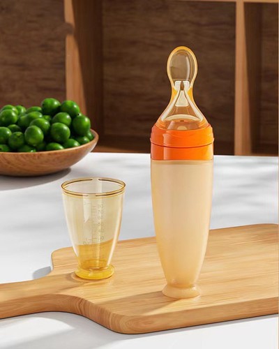 SOFT SILICONE BABY SPOON FEEDING BOTTLE / BB-0104 - COLOR ORANGE SOFT FEEDING SPOON