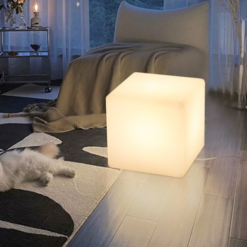 20CM LED LIT TABLE / FR-0051/S489 - Accessories: USB Cord and remote