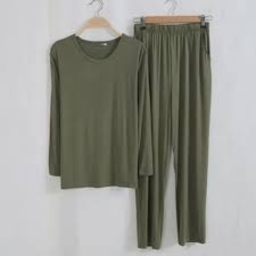 WOMEN'S LONG-SLEEVE SHIRT AND PANTS /  WD-0938/C27 - Long-sleeved shirt and wide leg pants.  Fit to xs until small Army green