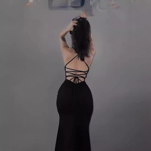 WOMEN'S BLACK DRESS / U365