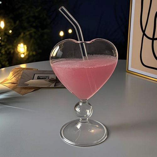 WINE GLASS / S863 - A glass for drinking juice