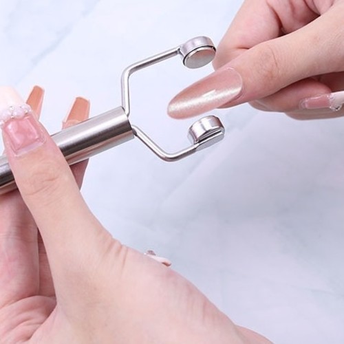 NAIL ART TOOL MAGNETIC / S16 - Specifications : Double-head cat's eye magnetic strip  Color: Silver