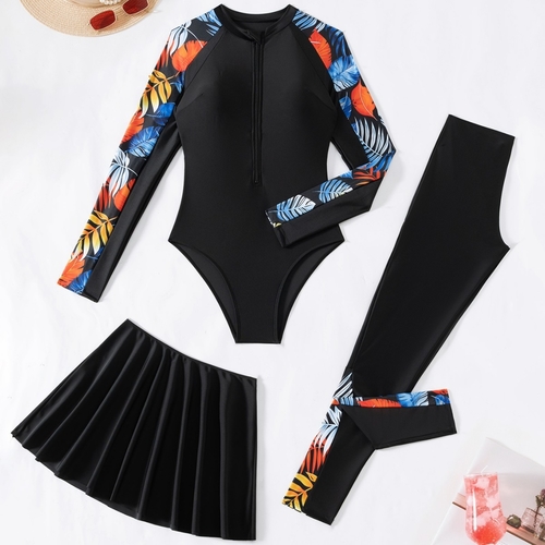 WOMEN'S THREE-PIECE SWIMSUIT SET / C97 - Swimsuit set