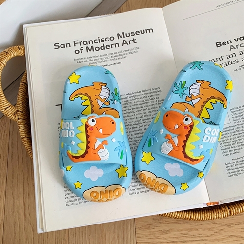 LIGHT BLUE SLIPPERS / S124 - Children's dinosaur-themed slippers. Light blue
