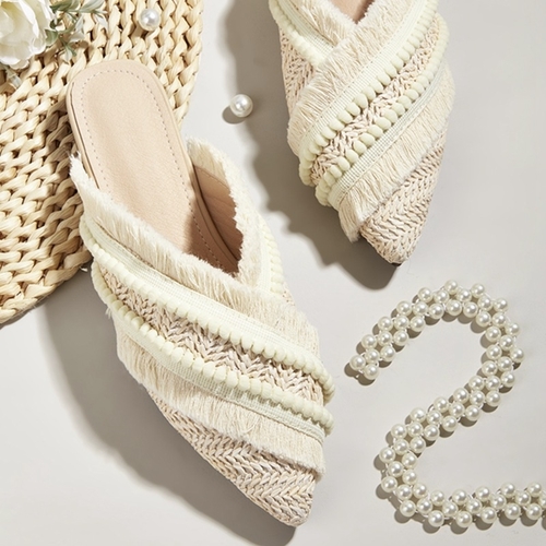 WOMEN'S FLAT SANDALS - S908 - CLOSED-TOE FLAT SANDALS COLOR:CREAM