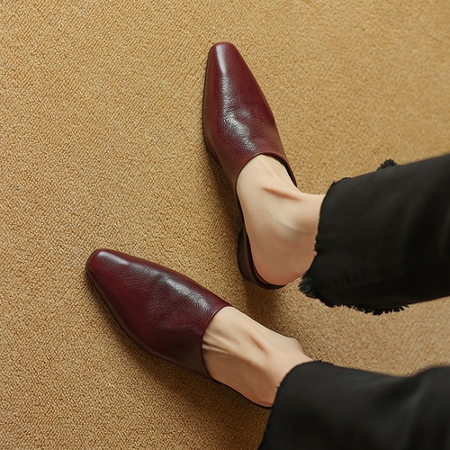 WOMEN'S LEATHER SANDALS / S909 - CLOSED-TOE SANDALS With box ang dust bag color:maroon